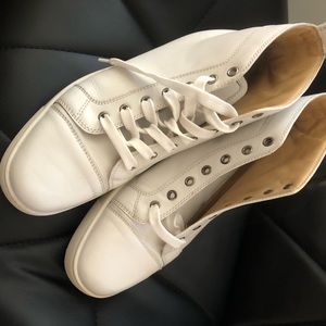 Christian Loubouton (RED BOTTOMS)